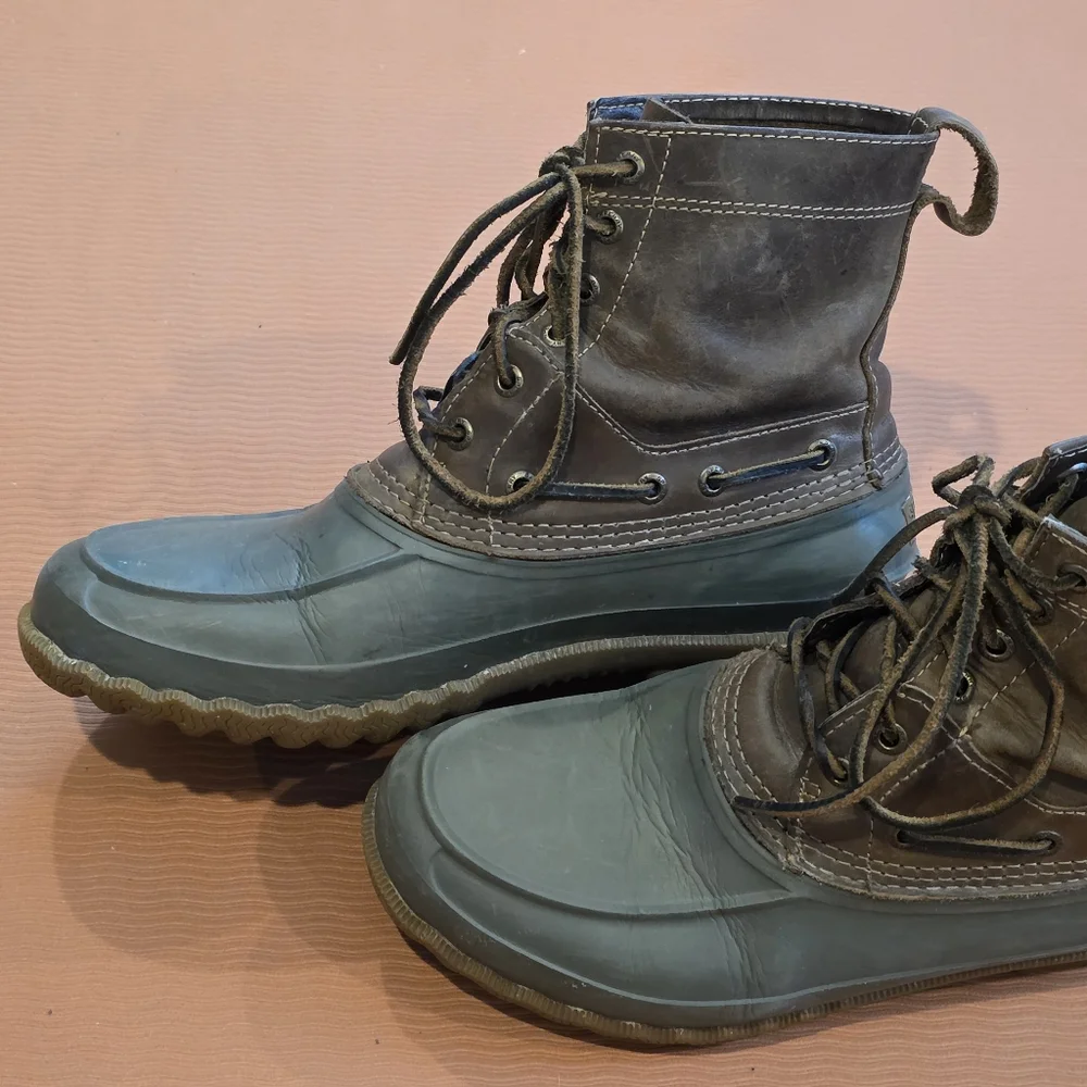 Sperry Men’s Size 8.5 M Duck Boots Leather Rubber Lace Up Waterproof STS13460